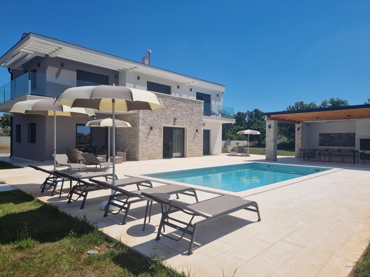 Luxury Villa Serena 2022 - With Heated Pool Cukrici Екстер'єр фото