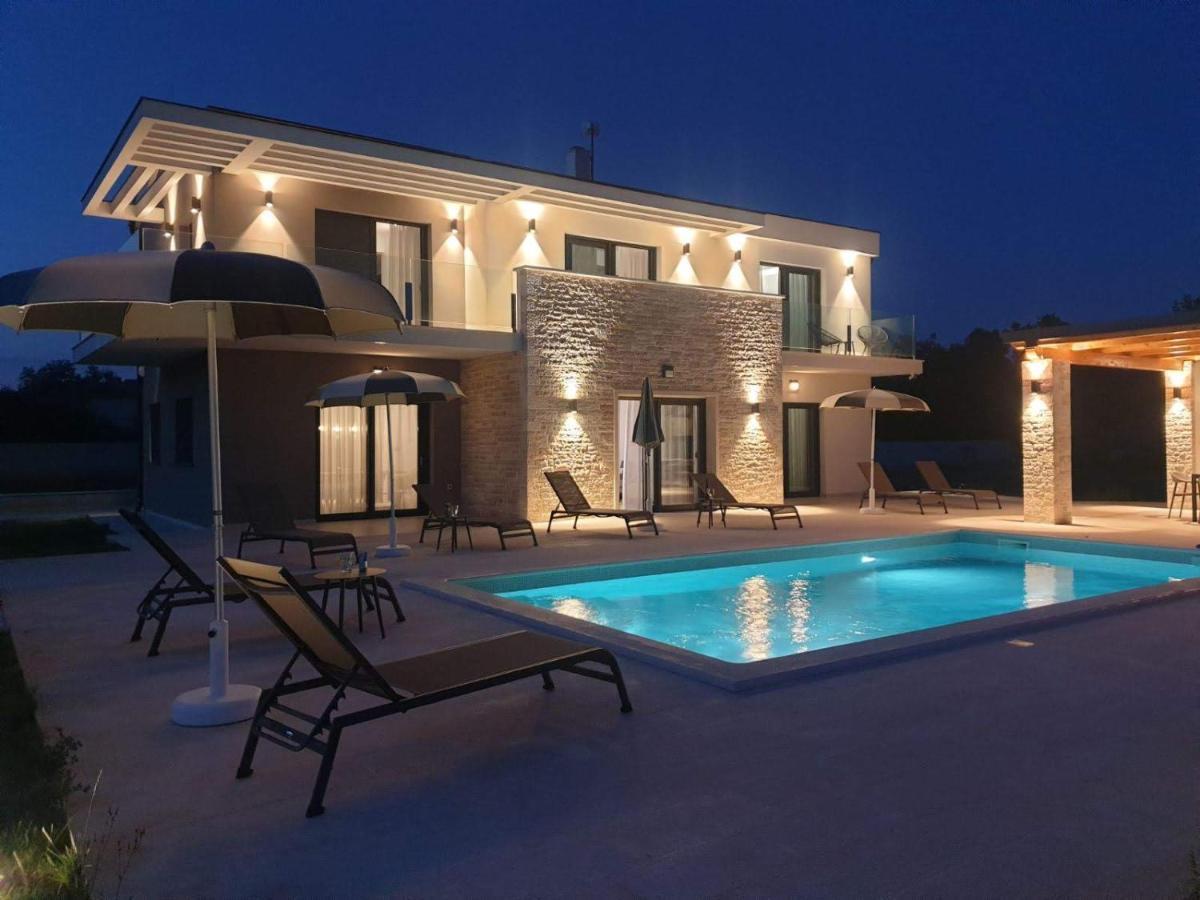 Luxury Villa Serena 2022 - With Heated Pool Cukrici Екстер'єр фото
