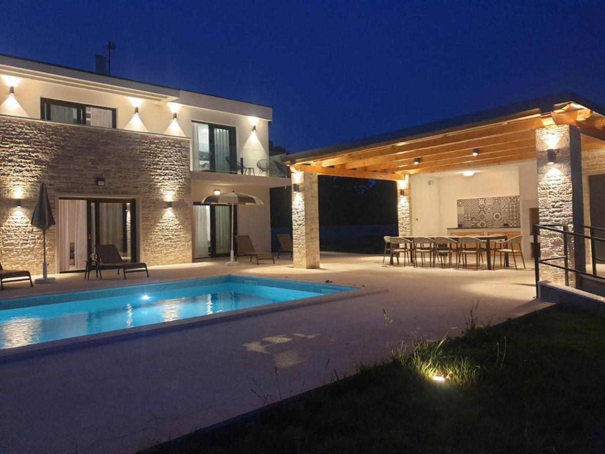 Luxury Villa Serena 2022 - With Heated Pool Cukrici Екстер'єр фото